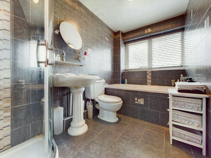 3 Bedroom Link Detached House For Sale In Brookside Avenue, Offerton, Stockport, Cheshire, SK2