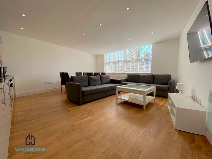 2 Bedroom Flat To Rent In Chase Side, London, N14