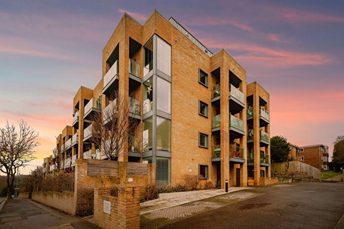 1 Bedroom Flat For Sale In Hove Park Gardens, Hove, BN3