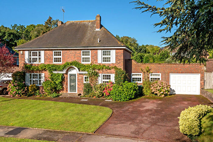 4 Bedroom Detached House For Sale In Pine Grove, Chichester, PO19