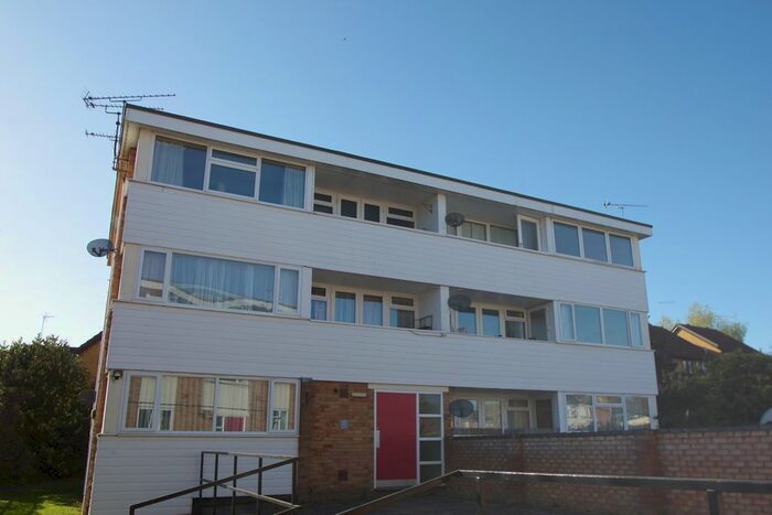 2 Bedroom Flat To Rent In Ivester Court, Wing Road, Leighton Buzzard, LU7