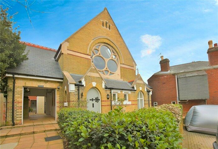 3 Bedroom Semi-Detached House To Rent In Union Road, Cowes, PO31