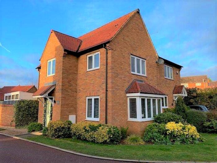 3 Bedroom Semi-Detached House For Sale In Hollow Wood Road, Burton Latimer, Kettering, Northants, NN15