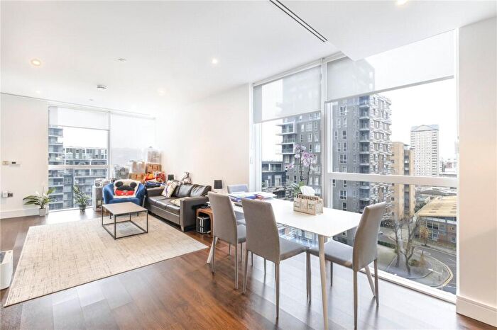 2 Bedroom Apartment To Rent In Harbour Way, London, E14