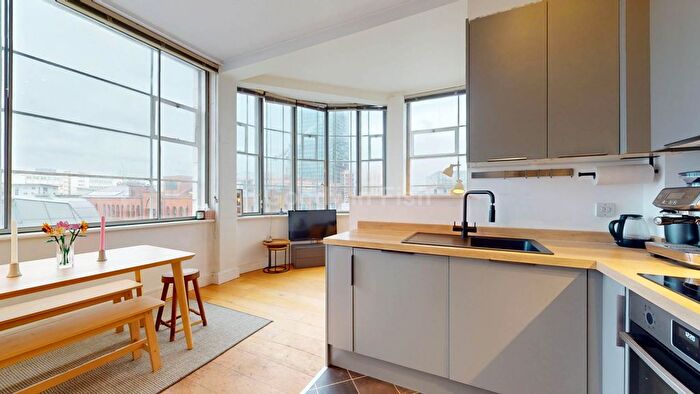 2 Bedroom Flat For Sale In The Met, Hilton Street, Northern Quarter, M1