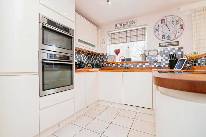 4 Bedroom Detached House For Sale In Oswestry Close, Redditch, Worcestershire, B97