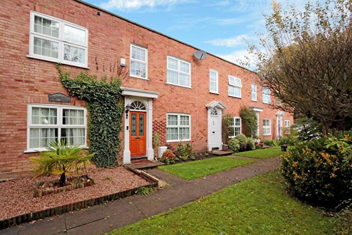 2 Bedroom Terraced House To Rent In Surbiton, KT6