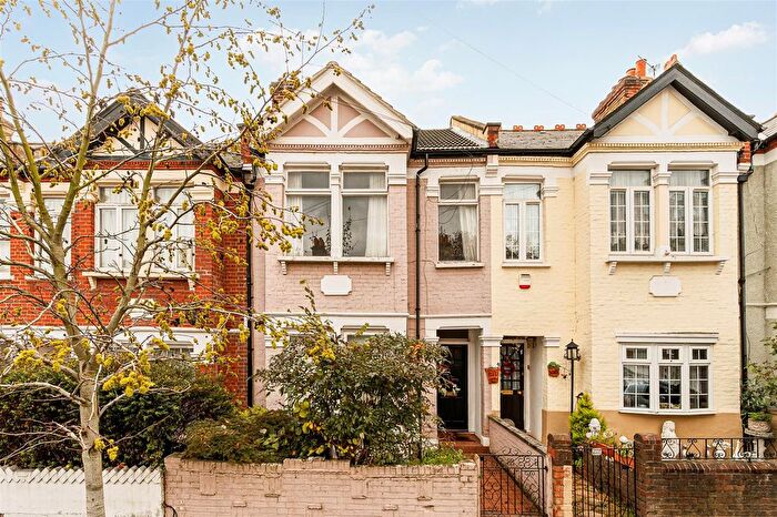 1 Bedroom Flat For Sale In Berrymead Gardens, London, W3