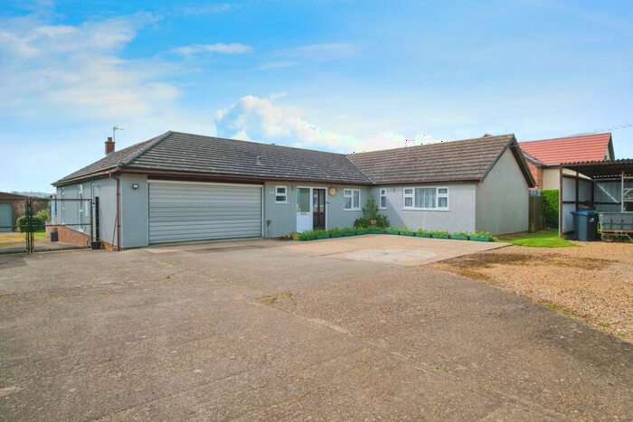 4 Bedroom Bungalow For Sale In Hillrow, Haddenham, Ely, Cambridgeshire, CB6