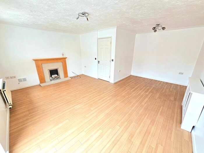 4 Bedroom Semi-Detached House To Rent In Strathern Road, Leicester, LE3