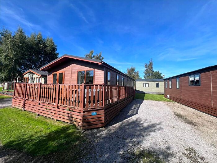 3 Bedroom Mobile Home For Sale In Borwick Lane, Dock Acres, Carnforth, Lancashire, LA6