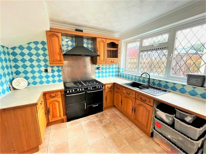 4 Bedroom Terraced House To Rent In Dickens Road, Gravesend, Kent, DA12