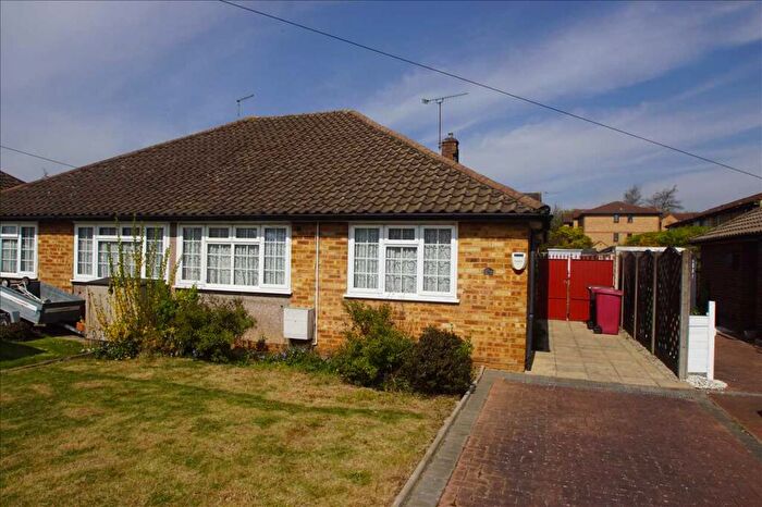 2 Bedroom Bungalow For Sale In Walpole Road, Cippenham, SL1