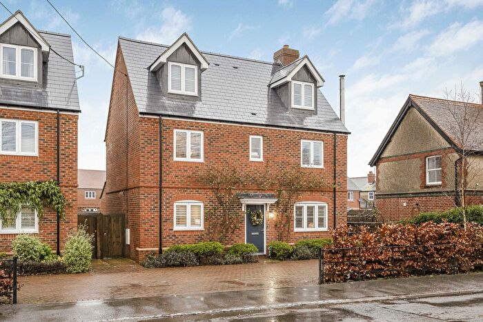 4 Bedroom Detached House For Sale In Reading Road, Cholsey, OX10