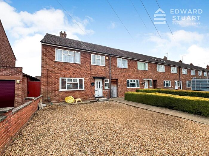 3 Bedroom End Of Terrace House For Sale In Spencer Avenue, Stanground, Peterborough, Cambridgeshire, PE2