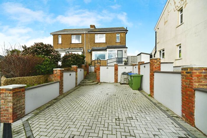 3 Bedroom Semi Detached House For Sale In Hillcrest Road, Newhaven, BN9