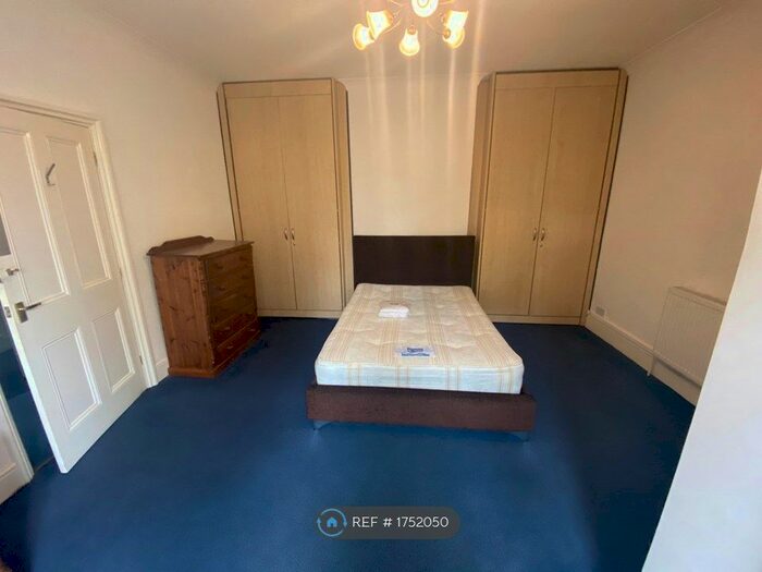 7 Bedroom Semi-Detached House To Rent In Sir Harrys Road, Birmingham, B5