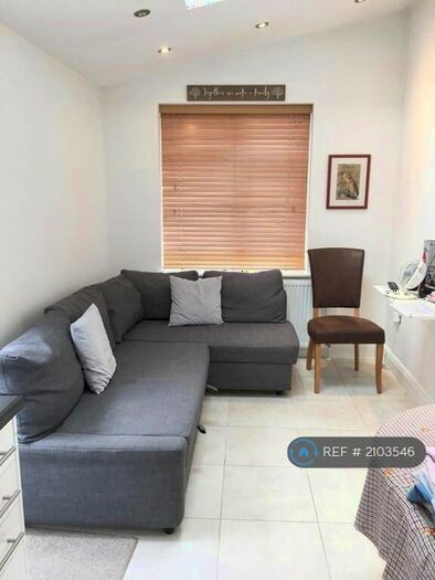 1 Bedroom Flat To Rent In Orchard Grove, Edgware, HA8