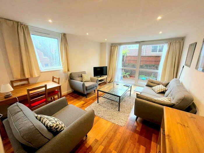 2 Bedroom Flat To Rent In Partington Close, Archway, N19