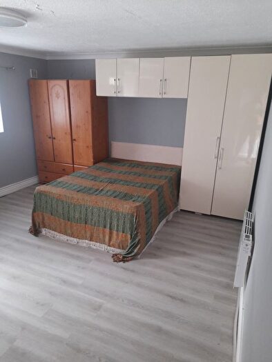 Studio To Rent In Wellington Avenue, Hounslow, TW3