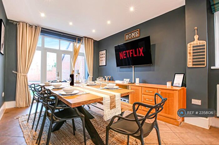 5 Bedroom Detached House To Rent In Kingswear Drive, Broughton, Milton Keynes, MK10