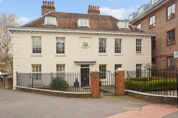 2 Bedroom Flat To Rent In South Street, Epsom, KT18