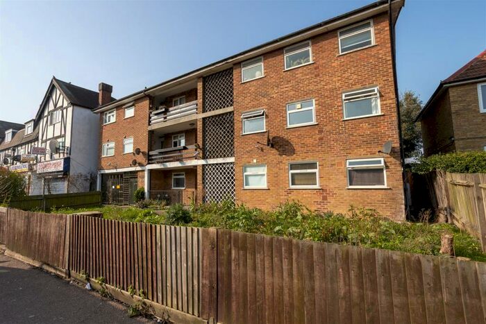 2 Bedroom Apartment To Rent In Wrythe Lane, Carshalton, SM5