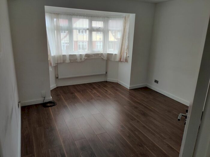 3 Bedroom Flat To Rent In Grasmere Avenue, Wembley, Greater London, HA9