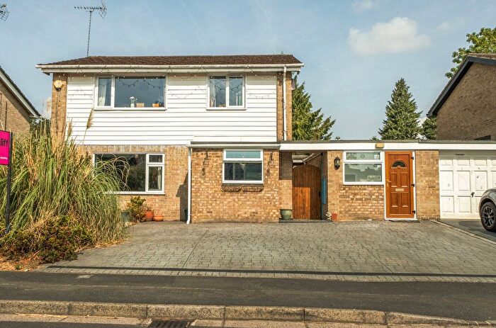 5 Bedroom Detached House For Sale In Goodwood Close, Burghfield Common, Reading, Berkshire, RG7