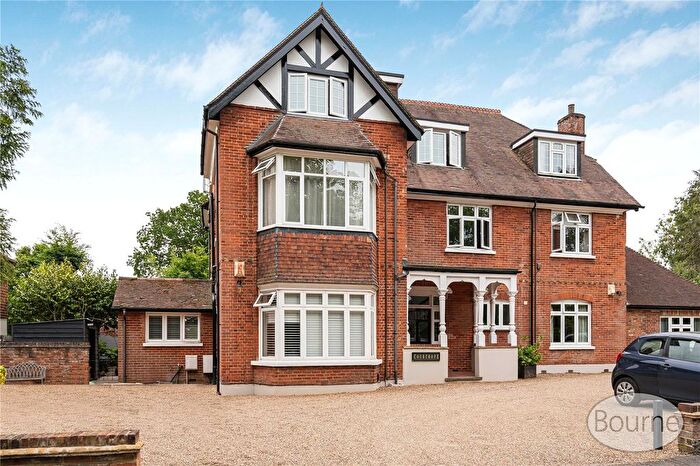 1 Bedroom Flat For Sale In Pembroke Road, Woking, Surrey, GU22