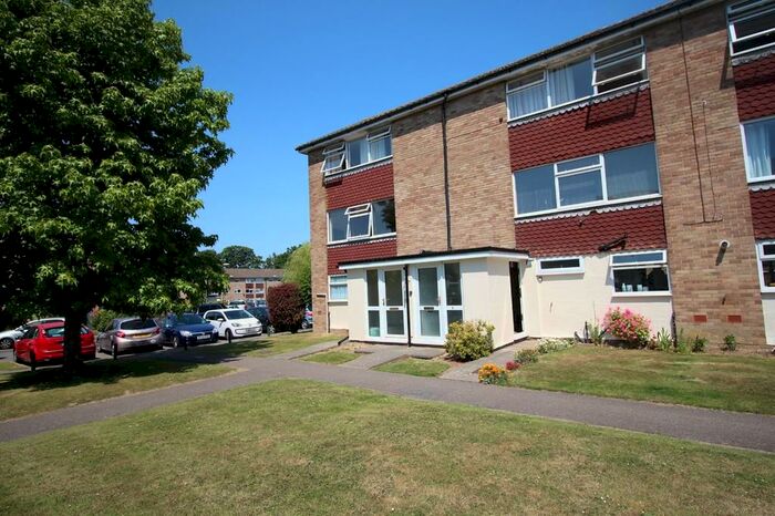 1 Bedroom Ground Flat To Rent In York Close, Horsham, RH13