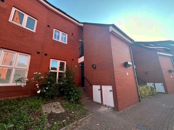 1 Bedroom Apartment To Rent In Netteswell Orchard, Harlow, CM20