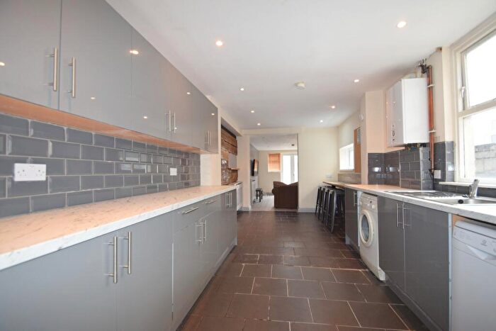 7 Bedroom House To Rent In North Road, Cardiff, CF10