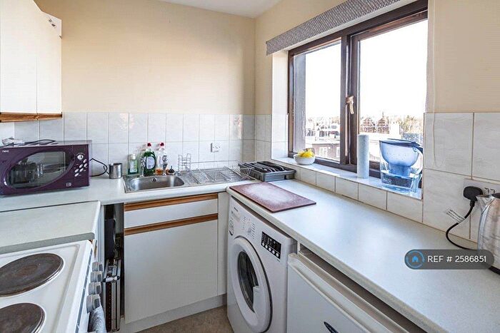 1 Bedroom Flat To Rent In Ashleigh House, Rushden, NN10