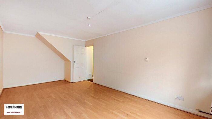 2 Bedroom Apartment For Sale In Carnarvon Road, Stratford, E15