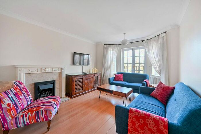 1 Bedroom Flat To Rent In Park Mansions, Stamford Brook, London, W6