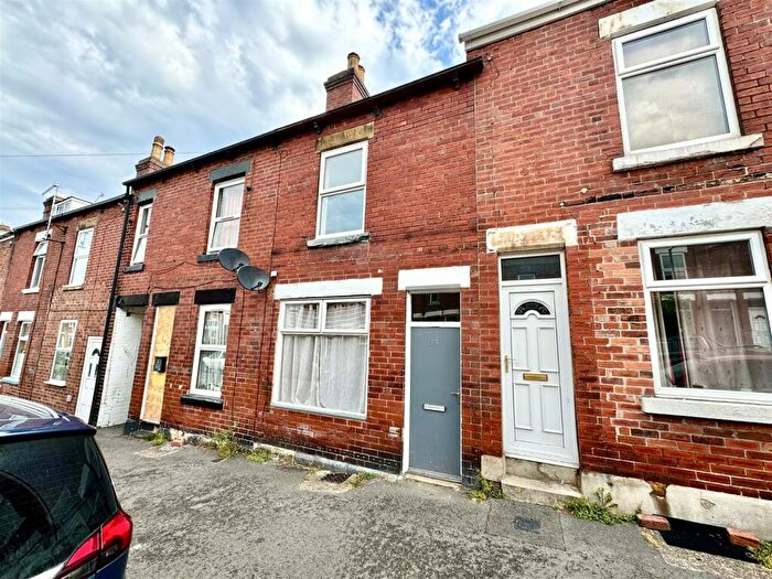 3 Bedroom Terraced House To Rent In Valley Road, Sheffield, S8