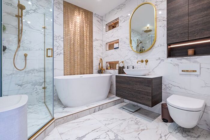 4 Bedroom Detached House For Sale In Westfield Road, Bletchley Milton Keynes, MK2