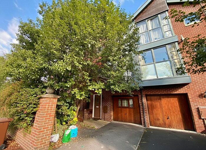 4 Bedroom Terraced House To Rent In Waverton Road, Manchester, M14