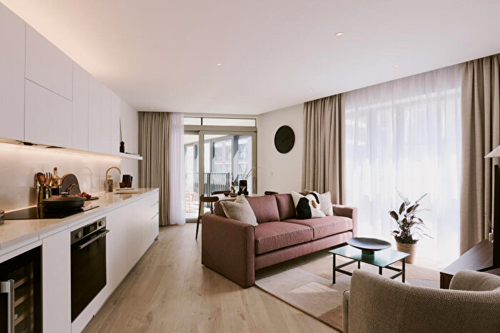 2 Bedroom Apartment To Rent In New Drum Street, London, E1