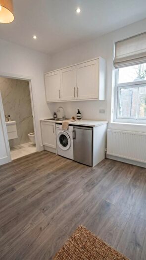 1 Bedroom Studio To Rent In Meon Road, Acton, W3