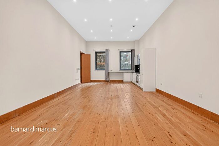 2 Bedroom Flat For Sale In Scarbrook Road, Croydon, CR0
