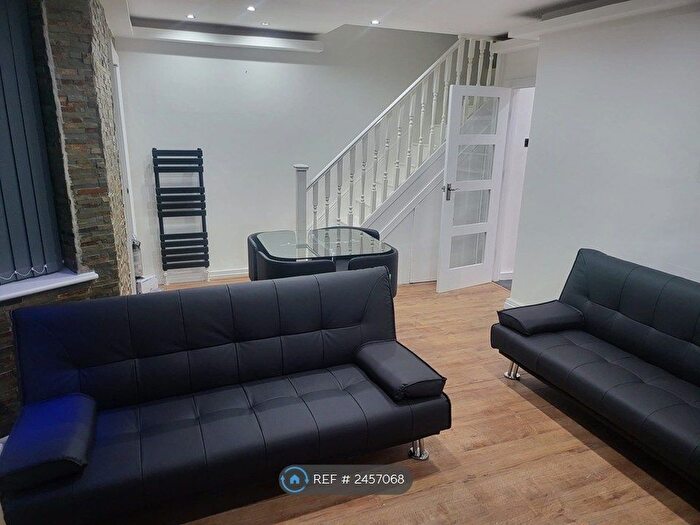 3 Bedroom Semi-Detached House To Rent In Hall Moss Road, Manchester, M9