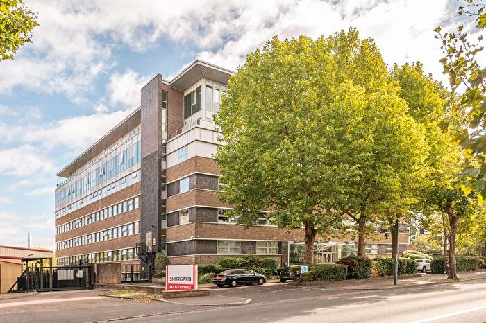 2 Bedroom Flat For Sale In .London Road, Norbury, London, SW16