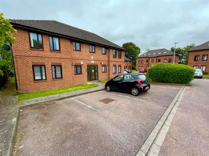 1 Bedroom Flat To Rent In Cavalier Close, Luton, LU3