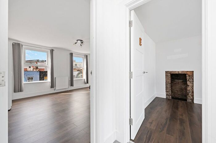 2 Bedroom Terraced House To Rent In Camden High Street, Camden, NW1