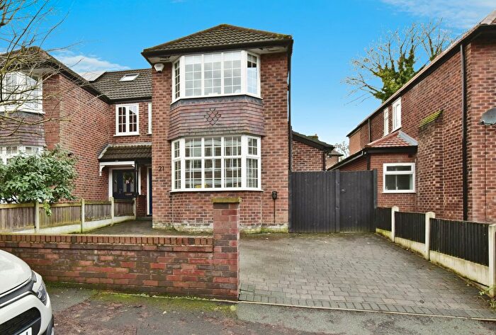 4 Bedroom Semi Detached House For Sale In Richmond Road, Altrincham, Greater Manchester, WA14