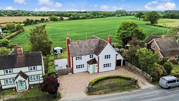 4 Bedroom Detached House For Sale In Lavender Cottages, Blackmore End, Braintree, CM7