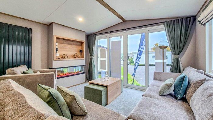 2 Bedroom Park Home For Sale In Polperro Holiday Park, PL13