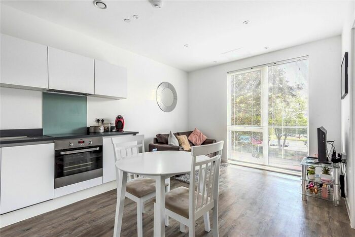 1 Bedroom Flat To Rent In Kings Road, Reading, RG1